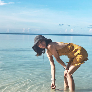 美女的翘臀被踩爆
